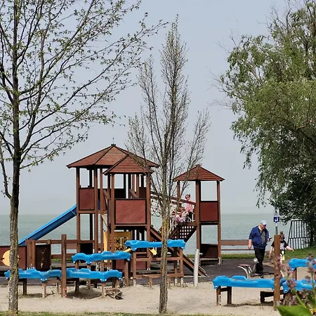Lido Dalma Apartman 1 *