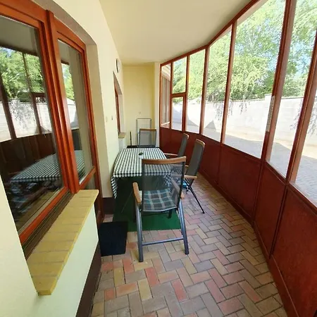Lido Dalma Apartman 1 Apartment *